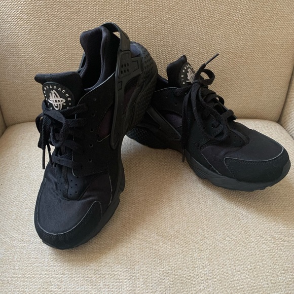 Nike Air Huarache / MENS 9 / black Nike Air Huarache / MENS 9 / black